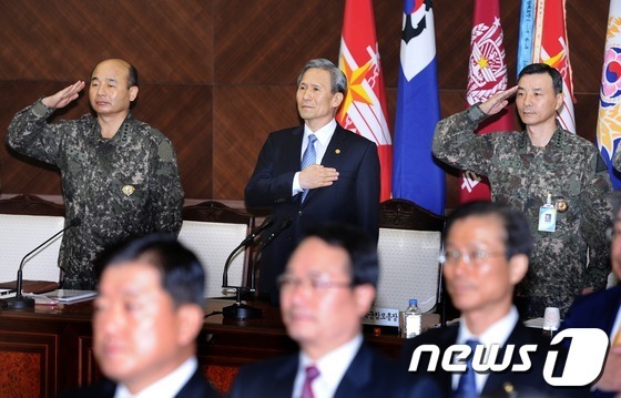 김관진 국방부장관의 카리스마 | 인스티즈