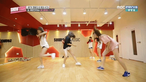 여자친구에서 제일 이상한 애.gif | 인스티즈