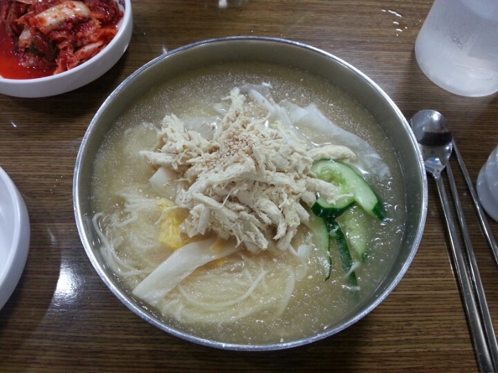 후루룩국수 이미지