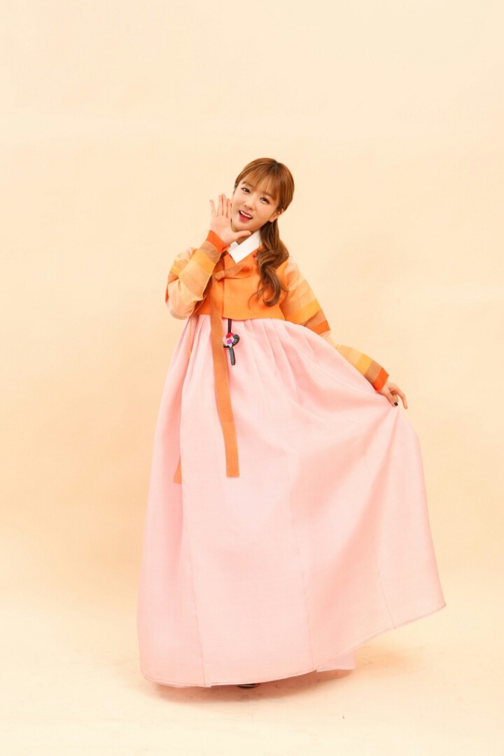 한복입은 핑순이들 전신샷.jpg | 인스티즈