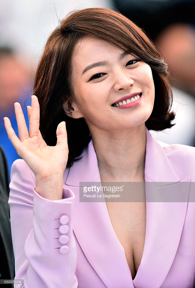 오늘자 칸영화제 천우희 안올라온거같은짤위주로.jpg | 인스티즈