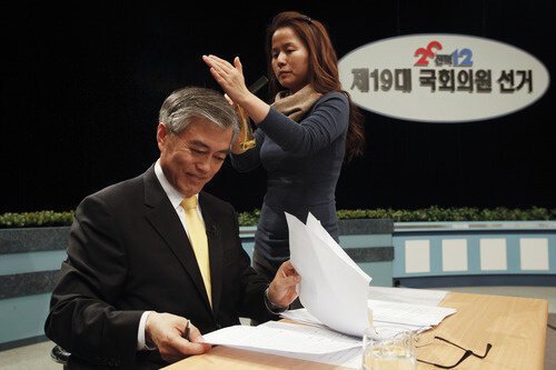 메이크업받는 대통령님.jpg | 인스티즈
