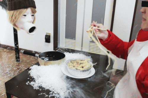미소녀가 우동 불어주는 장치를 만들어봄 | 인스티즈