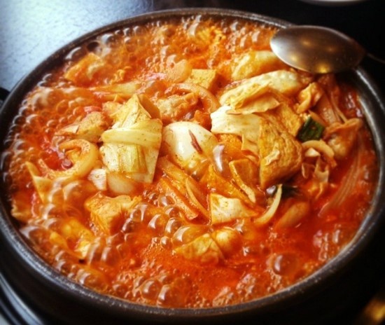 [고르기] 내 취향대로 만들어 먹는 즉석 떡볶이 vs 잘 익혀져서 나온 일반 떡볶이 | 인스티즈