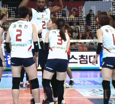 키 큰 오빠한테 애교 부리는 꼬꼬마 아가씨 | 인스티즈