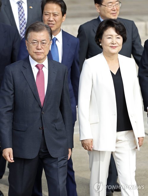 독일로 출국하는 문재인 대통령.jpg | 인스티즈