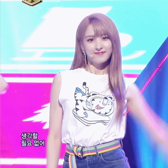 오늘자 쉼표머리한 은서.gif | 인스티즈
