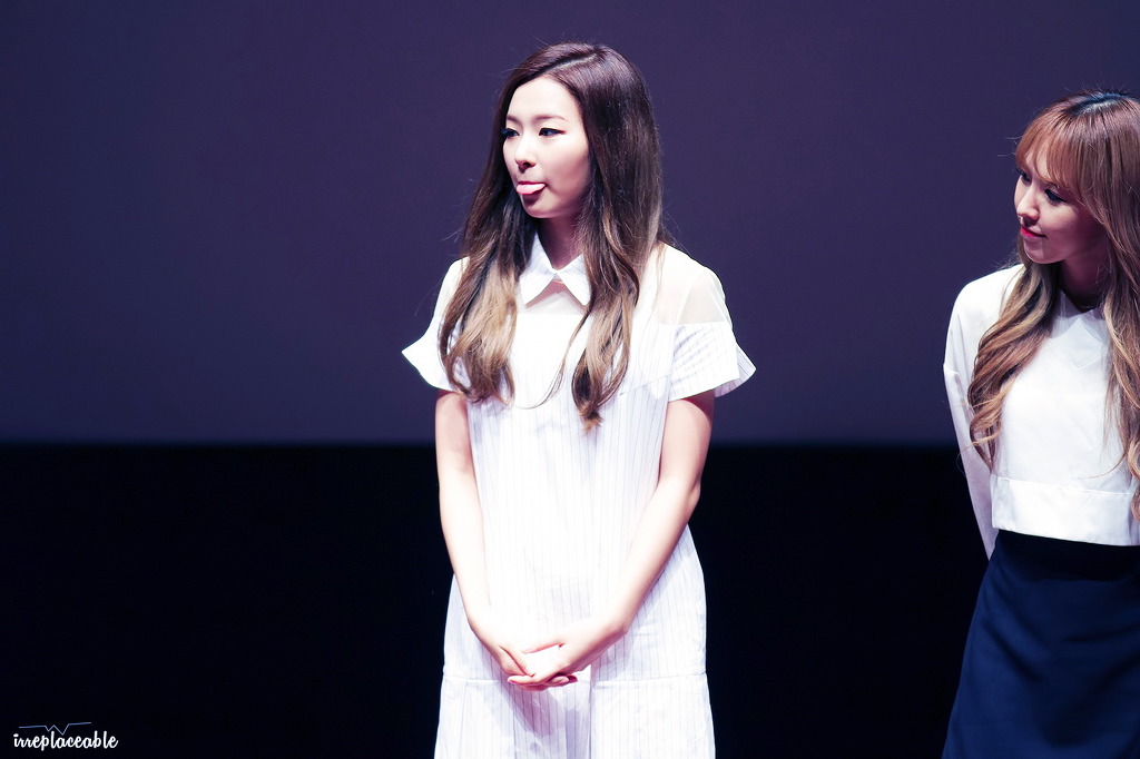 레드벨벳 슬기의 귀여운 버릇.gif | 인스티즈