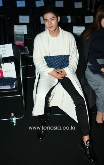 오늘자 패션위크 참석한 연예인들.jpg | 인스티즈