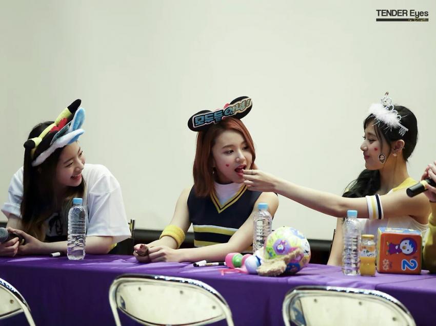 [트와이스] 대놓고 이쁨이쁨한 쯔뭉이 쯔위 짤모음.jpg | 인스티즈