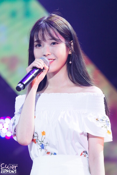중국에 간 아이유 | 인스티즈