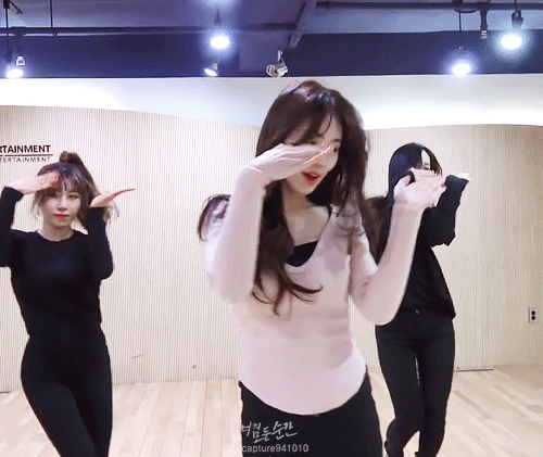 안무 연습하는 수지.gif | 인스티즈