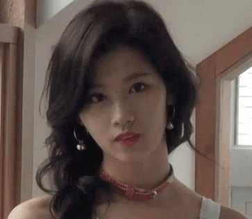 [twice] 오늘자 미나토자키 사나 움짤.gif | 인스티즈