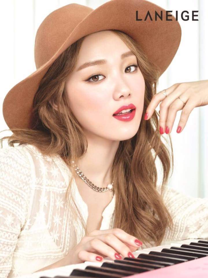 오늘자 이성경 | 인스티즈