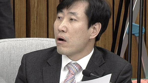 ????: 초선의원이 말이야! 카더라나 남발하고 말이야~그래서 되겠어? 어? | 인스티즈