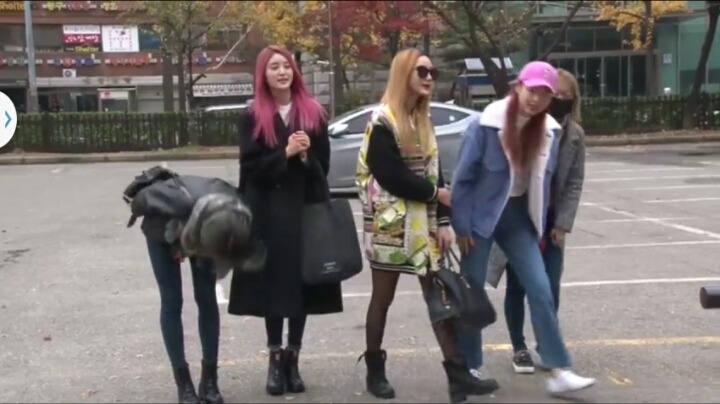 [15.11/20] 오늘자 뮤뱅으로 출근하는 내 아이돌 | 인스티즈