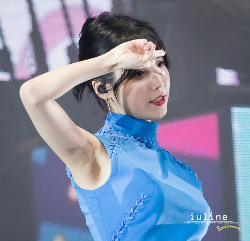 아이유 광고 겨드랑이.JPGIF | 인스티즈