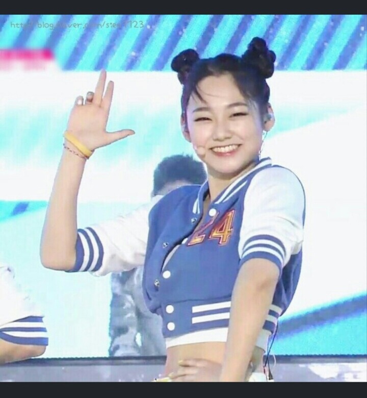 강미나 팬들이 싸우는 이유 | 인스티즈