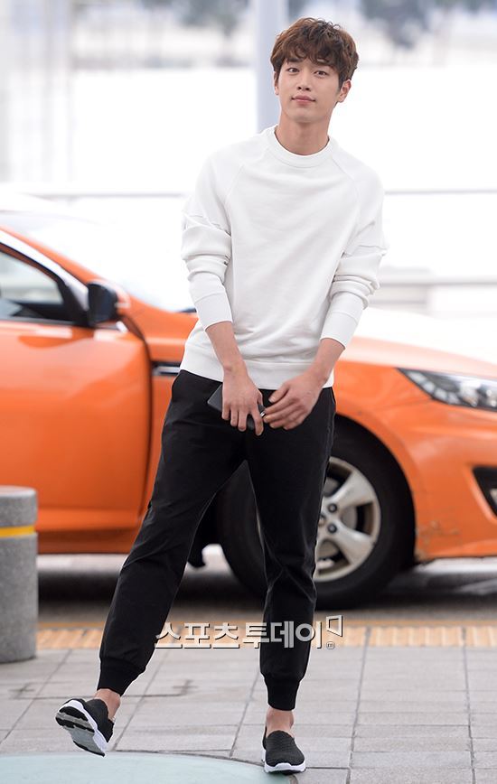 오늘자 서강준 공항패션.jpg | 인스티즈