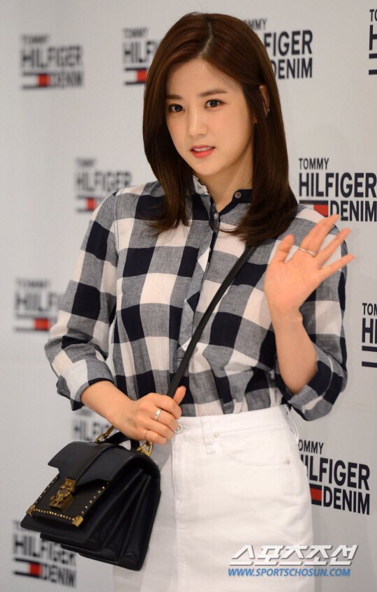 오늘자 타미힐피거 매장방문한 초롱이랑 나은이 | 인스티즈