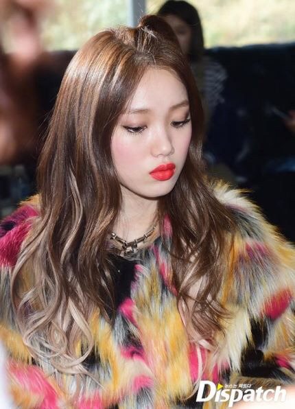 치즈인더트랩 포스터 촬영현장.jpg | 인스티즈