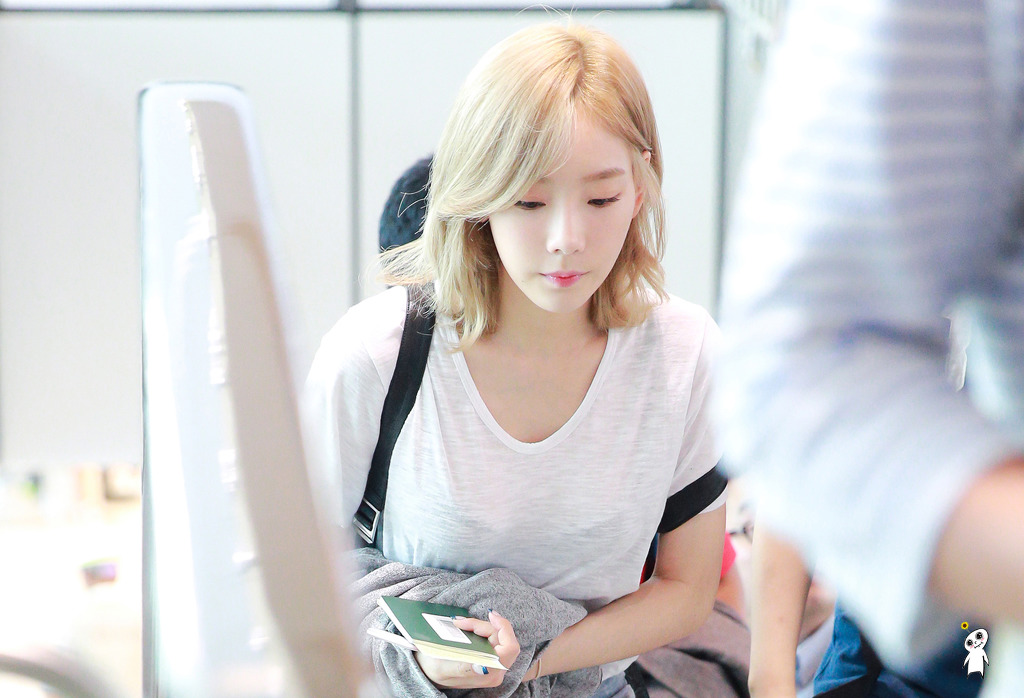 출국하는 태연 .jpg | 인스티즈