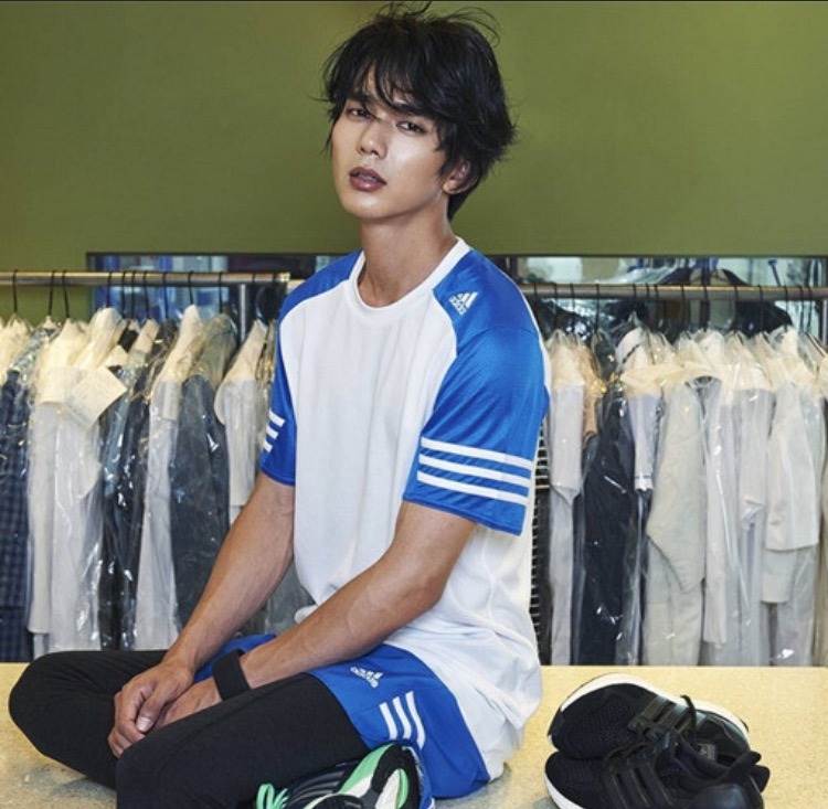 둘중 한명 얼굴만 가져올수있다면 박보검 vs 유승호 | 인스티즈