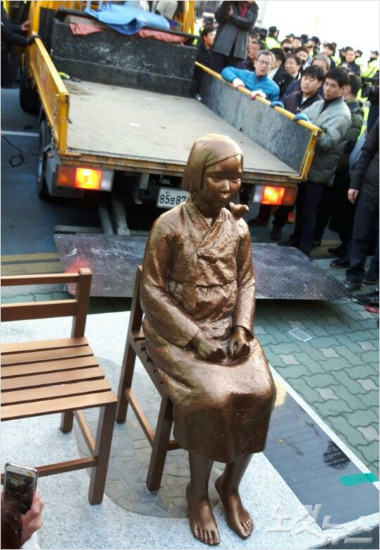 부산 동구의 소녀상 철거를 보면서 일본은 무슨 생각을 할까.jpg | 인스티즈