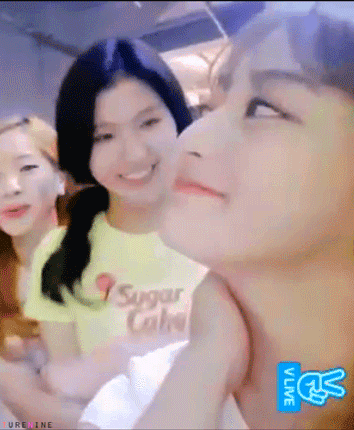 사나는 뽀뽀쟁이 | 인스티즈