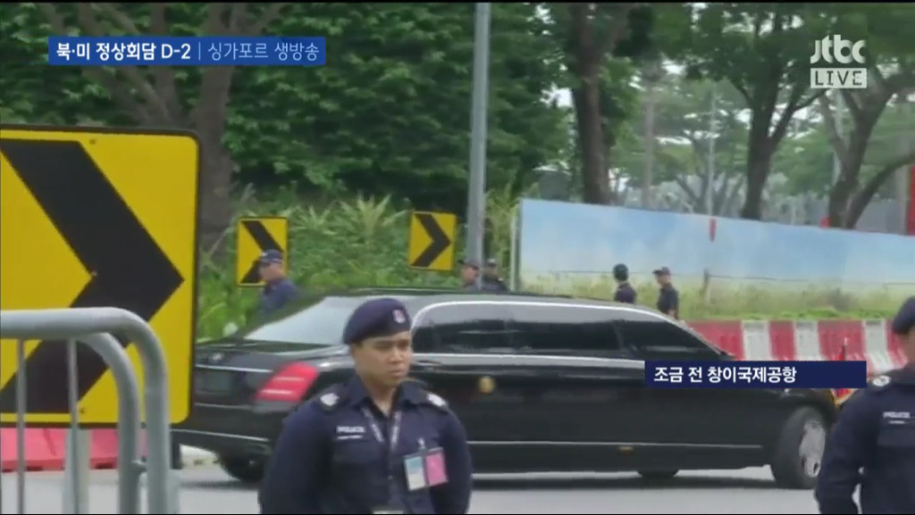 싱가포르 공항에서 숙소 호텔로 이동하는 김정은 차량.jpg | 인스티즈