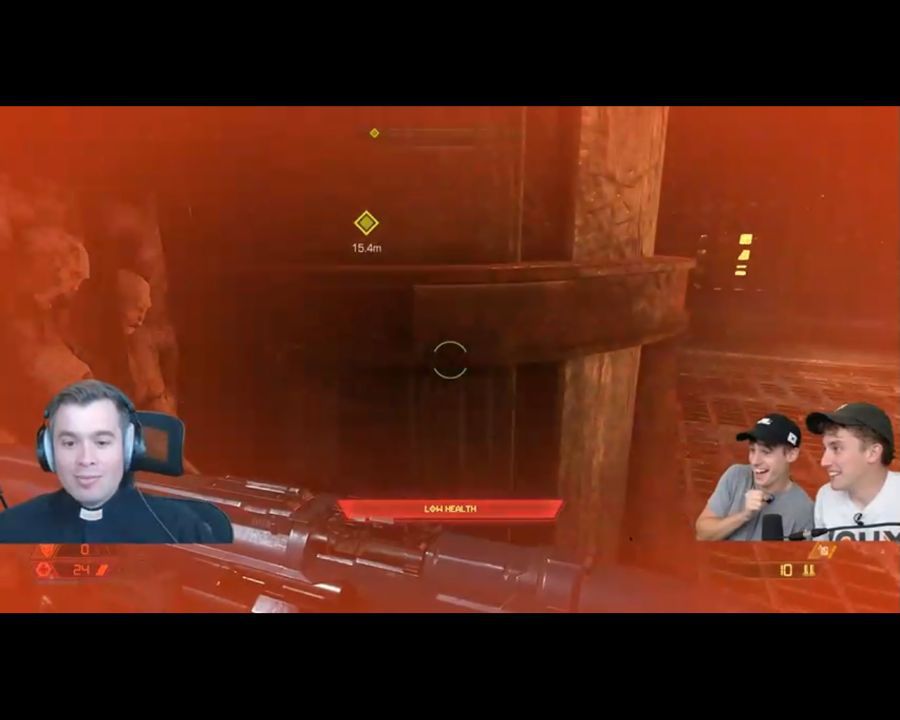 영국남자)크리스 신부 둠 이터널 플레이중 | 인스티즈