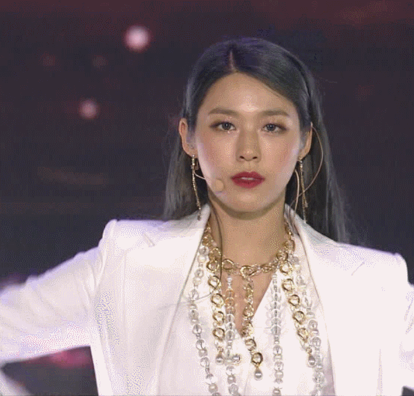 가요대전 설현이 ㄷㄷㄷ.gif | 인스티즈