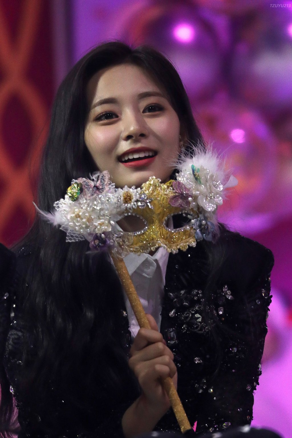 감탄만 나오는 최근 쯔위의 미모.jpgif | 인스티즈