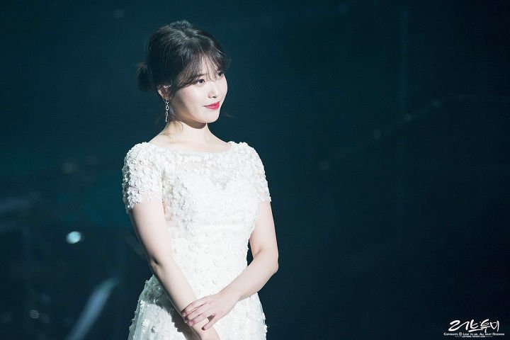 여러분 아이유나 보고 가시죠.jpgif | 인스티즈