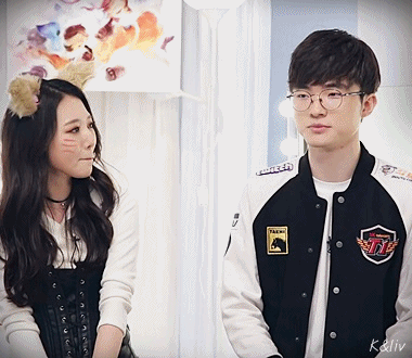 입롤의 신 - 이현경 아나운서 gif | 인스티즈