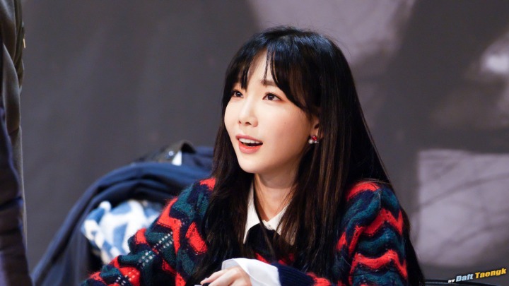 171217 태연 in 롯데월드몰 | 인스티즈