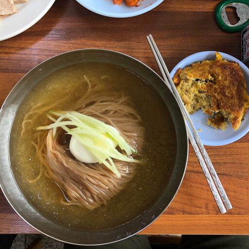 유명냉면 이미지