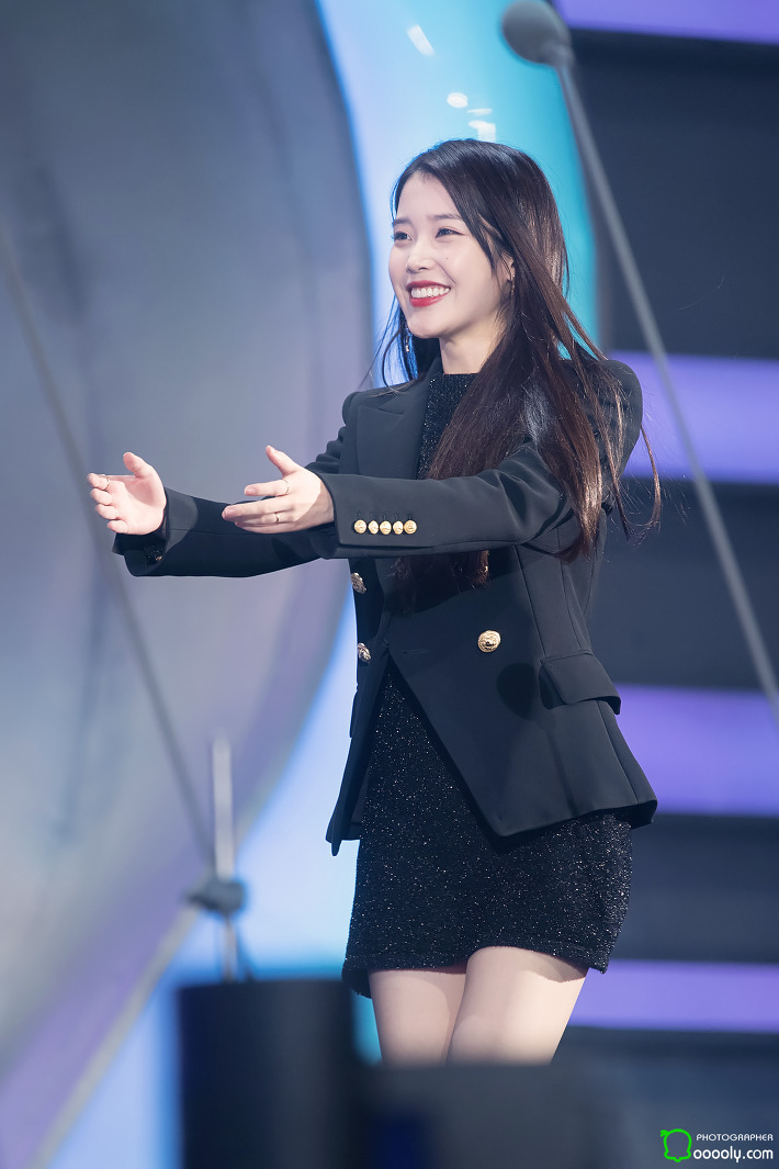 공주님 같았던 멜론뮤직어워드 아이유.jpg | 인스티즈