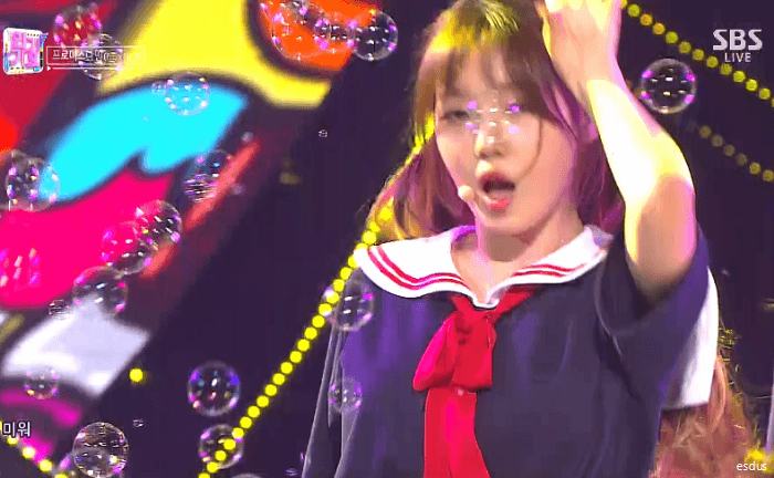 세라복 입고 촬영하는 노지선.gif | 인스티즈