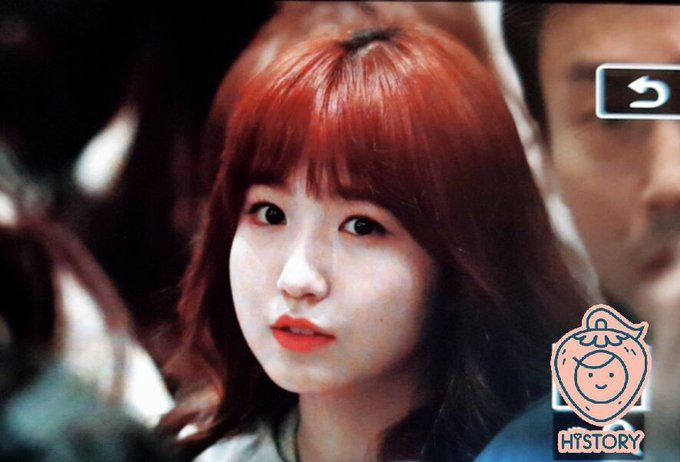 [아이즈원] 오늘자 출국하는 하얀 히토미.jpg | 인스티즈