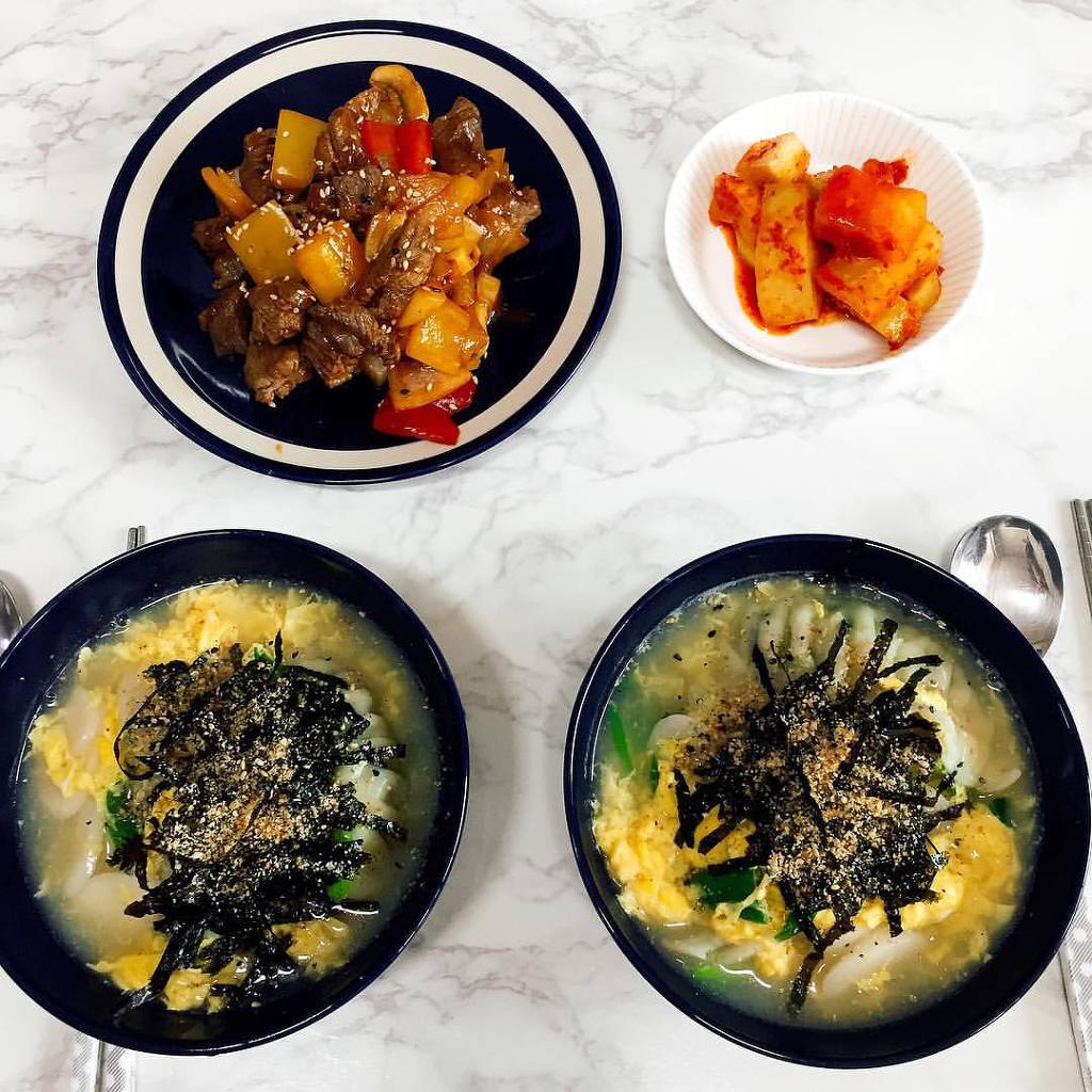 평생 아내 업고 살아야 되는 밥상이다 VS 아내 안마 정도 해줘야 되는 밥상이다 | 인스티즈