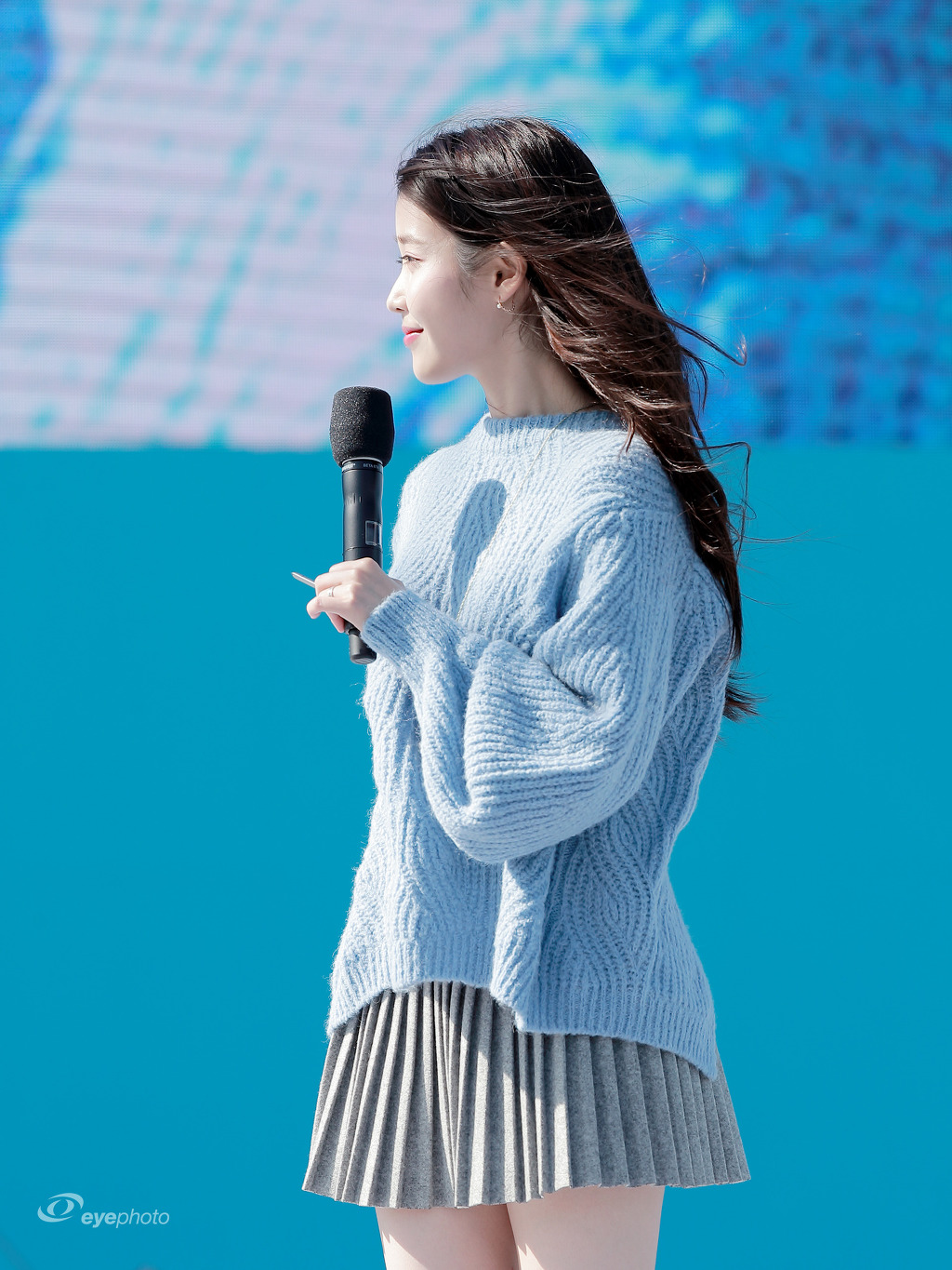 하늘하늘한 하늘색 아이유.jpg | 인스티즈