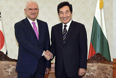 청와대 밀랍인형 움짤버전 | 인스티즈