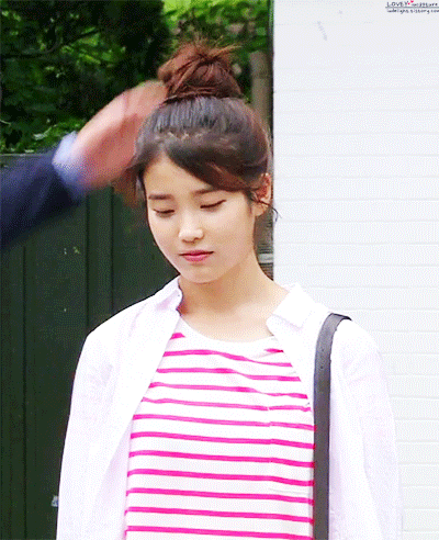 아이유 괴롭히기.gif | 인스티즈