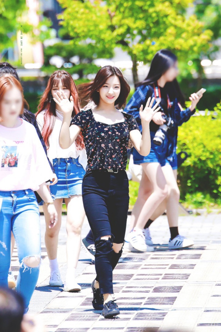 하루의 마무리는 프로미스나인(fromis_9) 롬쌔와 함께.jpgif | 인스티즈