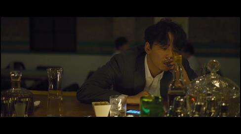 나에게만 그녀가 보이기 시작했다. 천우희 김남길 주연 ＜영화 어느날＞ 02 | 인스티즈