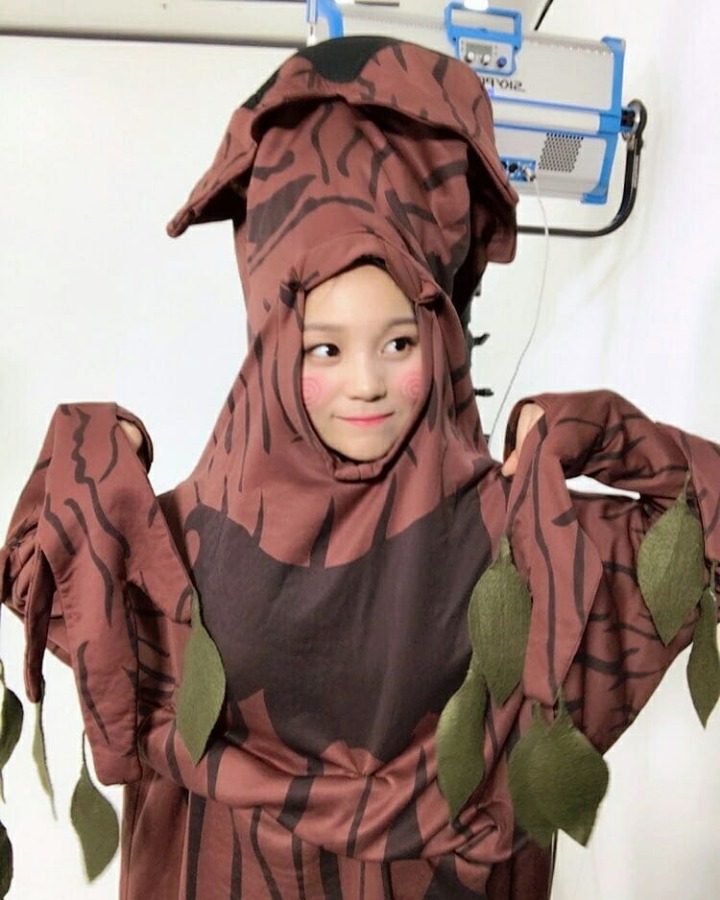 여자친구 엄지 인스타그램.jpg | 인스티즈