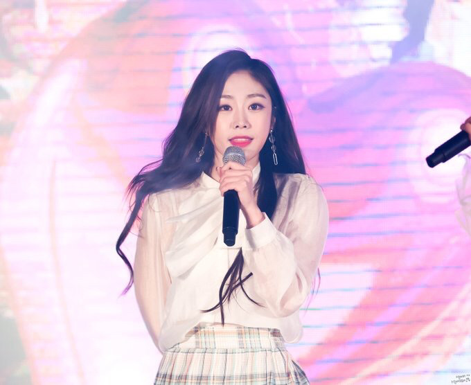 [러블리즈] 근로자의 날이라 그런지 평소 보다 일이 더 많아진 기분이라서 지수 | 인스티즈