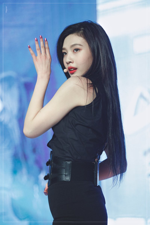 큐티와 섹시 둘 다 마스터한 레드벨벳 조이.jpgif | 인스티즈