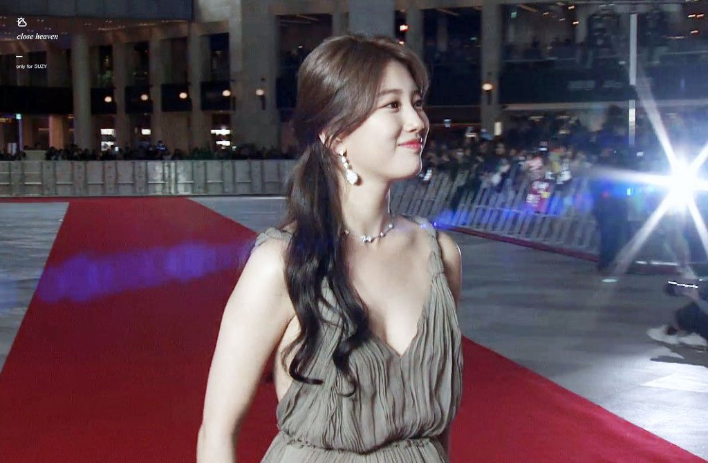 진짜 이쁘게 나온 오늘자 수지 | 인스티즈